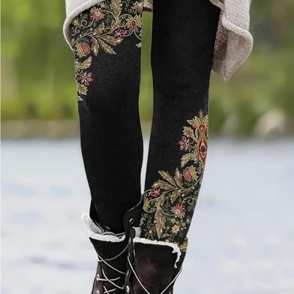 Other - Floral pink skinny leggings